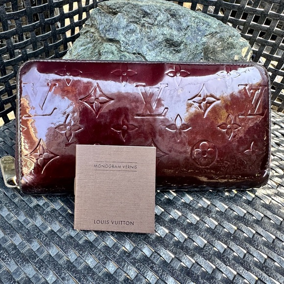 Louis Vuitton Vernis Deep Burgundy Patent Wallet - Picture 12 of 14